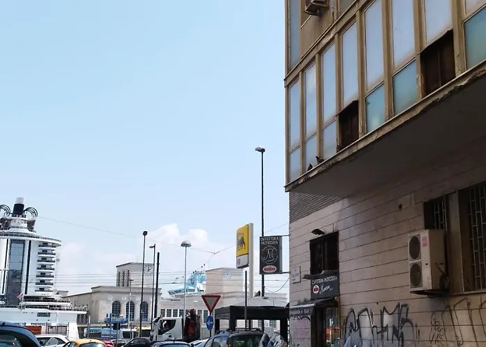 Molo Partenope Νάπολη