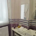 Molo Partenope לינה וארוחת בוקר 4*