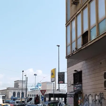 Molo Partenope נאפולי